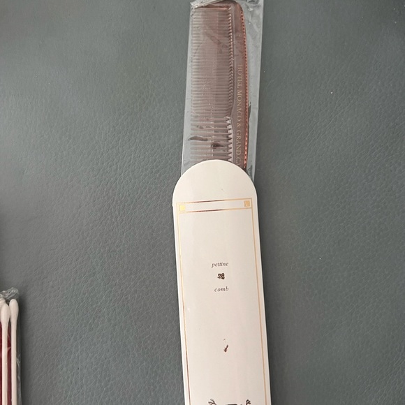 NEW BUNDLE TRAVEL TOILETRIES - HOTEL MONACO- VENICE ITALY- VANITY/SHOE/COMB - Picture 5 of 6